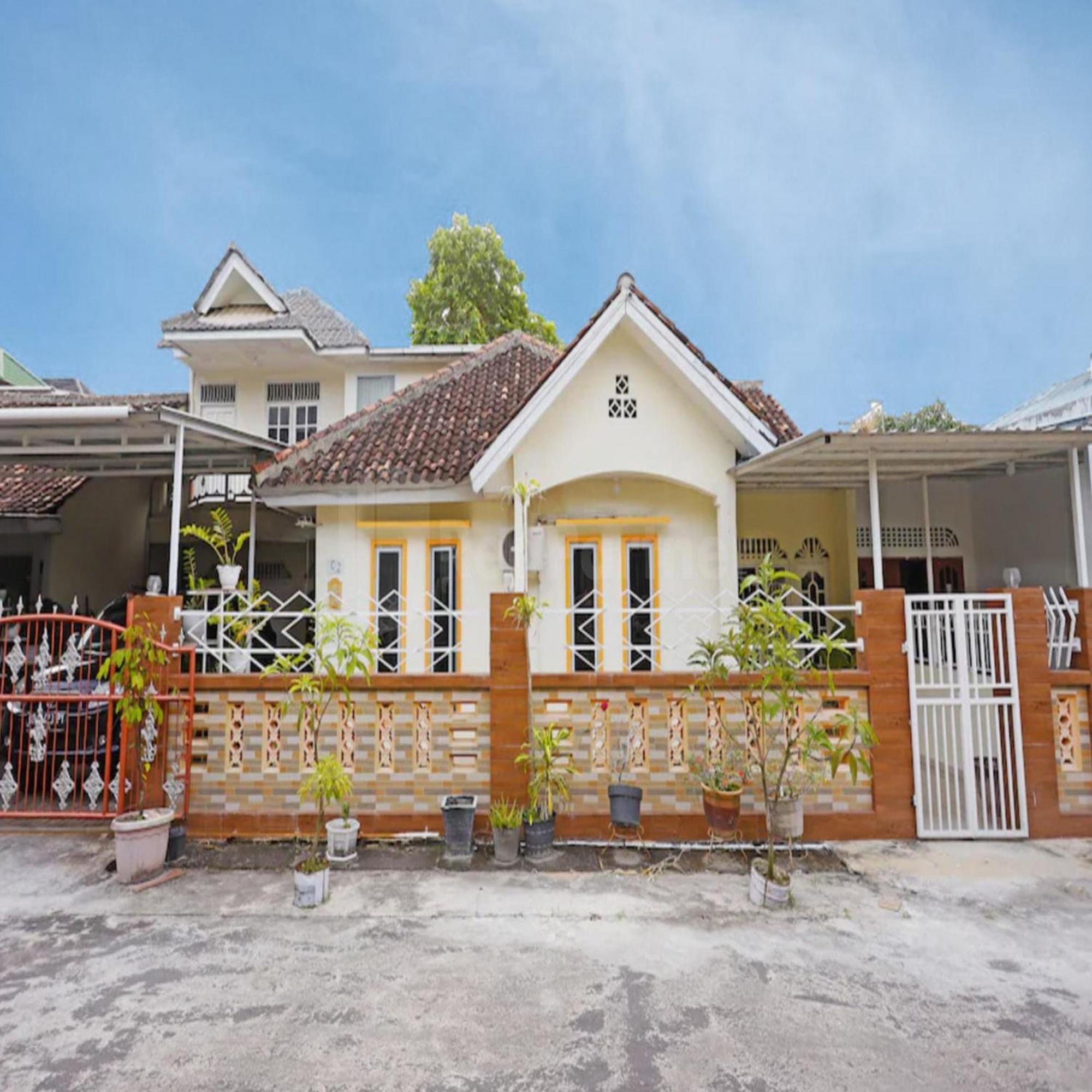 Wisma Pinggir Mitra Reddoorz Tanjungpinang Bagian luar foto