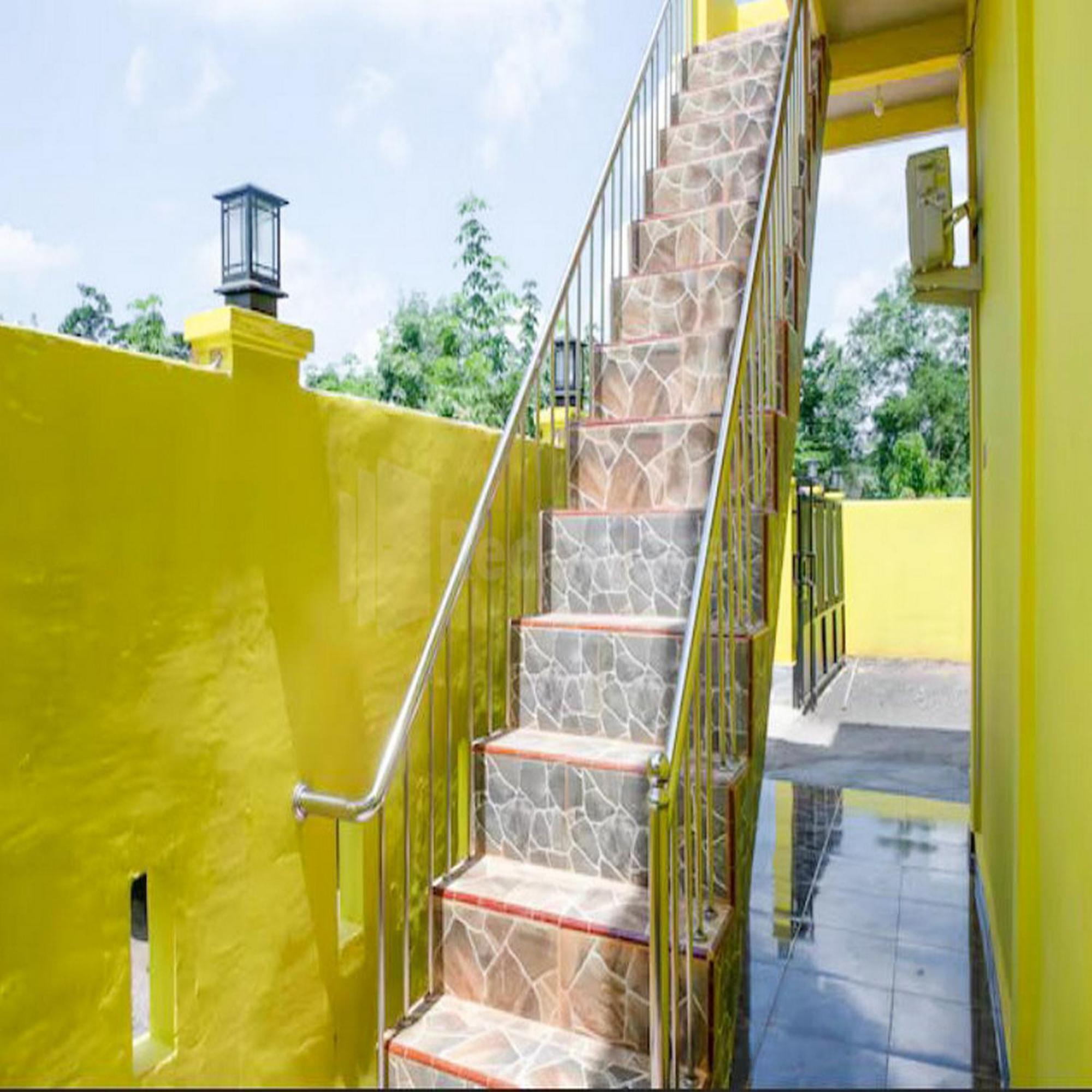 Wisma Pinggir Mitra Reddoorz Tanjungpinang Bagian luar foto